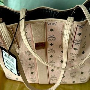 Mcm tote bag (medium), comes with the original dust bag
